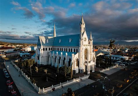 costa rica famous landmarks